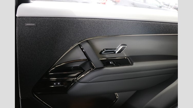 2025 認定中古車 Land Rover Range Rover Sport オストゥーニパールホワイト P550eプラグインハイブリッド（ガソリン） Dynamic SE