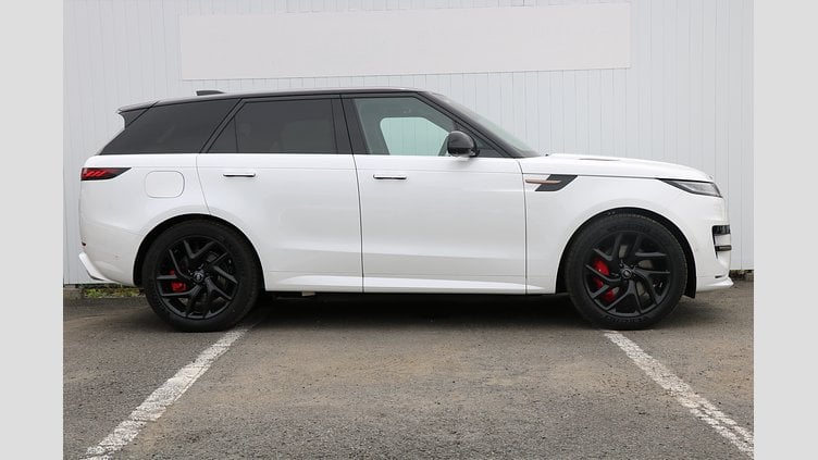 2025 認定中古車 Land Rover Range Rover Sport オストゥーニパールホワイト P550eプラグインハイブリッド（ガソリン） Dynamic SE