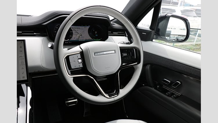 2025 認定中古車 Land Rover Range Rover Sport オストゥーニパールホワイト P550eプラグインハイブリッド（ガソリン） Dynamic SE