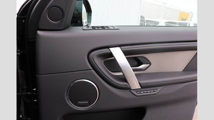 2024 認定中古車 Land Rover Discovery Sport サントリーニブラック P300eプラグインハイブリッド（ガソリン） DYNAMIC HSE