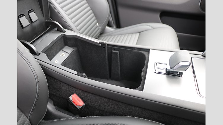 2024 認定中古車 Land Rover Discovery Sport サントリーニブラック P300eプラグインハイブリッド（ガソリン） DYNAMIC HSE