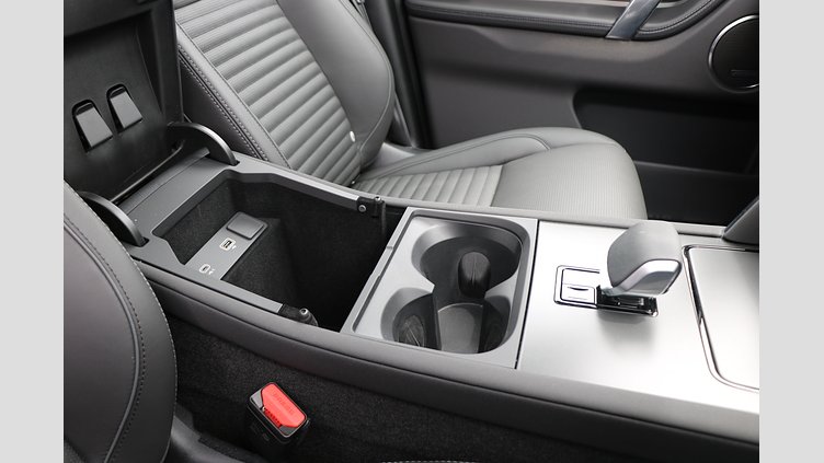 2024 認定中古車 Land Rover Discovery Sport サントリーニブラック P300eプラグインハイブリッド（ガソリン） DYNAMIC HSE