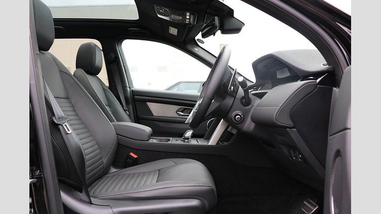 2024 認定中古車 Land Rover Discovery Sport サントリーニブラック P300eプラグインハイブリッド（ガソリン） DYNAMIC HSE