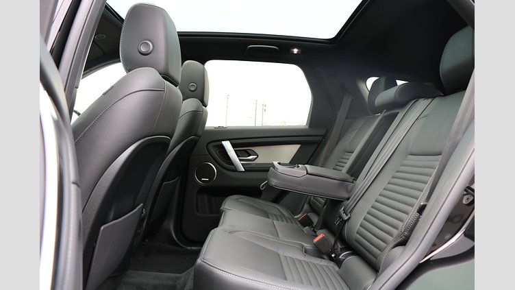 2024 認定中古車 Land Rover Discovery Sport サントリーニブラック P300eプラグインハイブリッド（ガソリン） DYNAMIC HSE