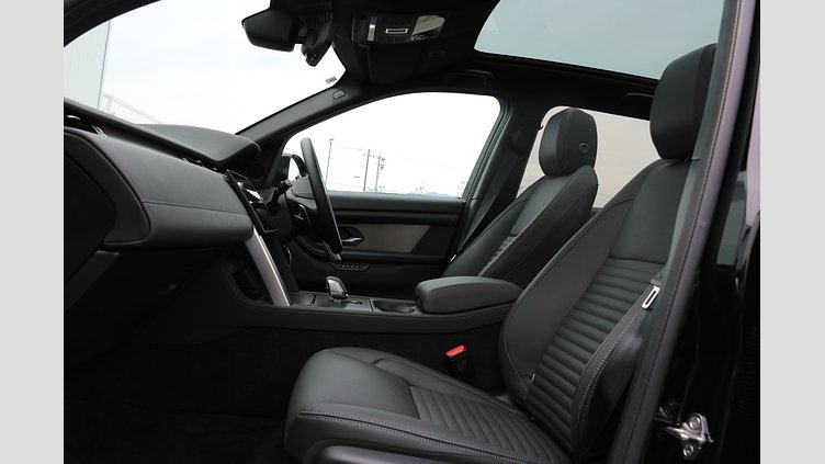 2024 認定中古車 Land Rover Discovery Sport サントリーニブラック P300eプラグインハイブリッド（ガソリン） DYNAMIC HSE