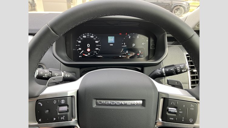 2024 認定中古車 Land Rover Discovery フジホワイト D300マイルドハイブリッド（ディーゼル） スタンダードホイールベース S