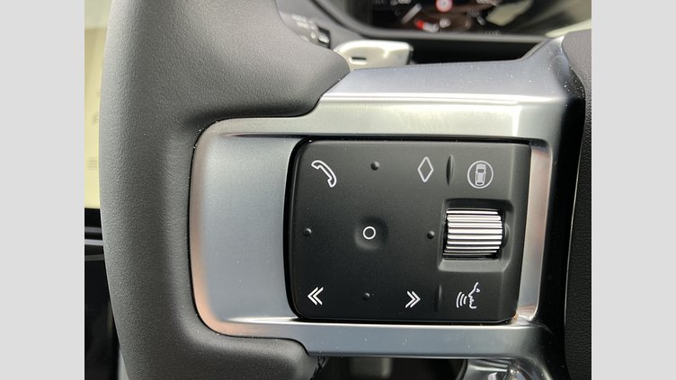 2024 認定中古車 Land Rover Discovery フジホワイト D300マイルドハイブリッド（ディーゼル） スタンダードホイールベース S