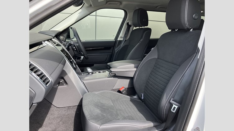 2024 認定中古車 Land Rover Discovery フジホワイト D300マイルドハイブリッド（ディーゼル） スタンダードホイールベース S