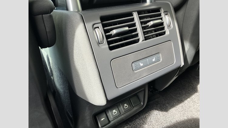 2024 認定中古車 Land Rover Discovery フジホワイト D300マイルドハイブリッド（ディーゼル） スタンダードホイールベース S
