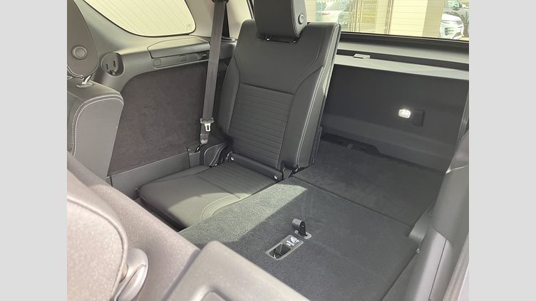 2024 認定中古車 Land Rover Discovery フジホワイト D300マイルドハイブリッド（ディーゼル） スタンダードホイールベース S