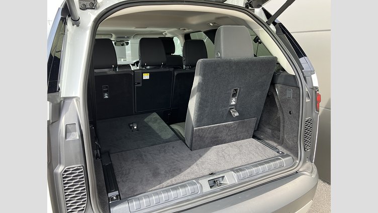 2024 認定中古車 Land Rover Discovery フジホワイト D300マイルドハイブリッド（ディーゼル） スタンダードホイールベース S