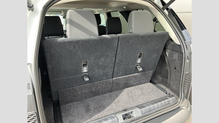 2024 認定中古車 Land Rover Discovery フジホワイト D300マイルドハイブリッド（ディーゼル） スタンダードホイールベース S