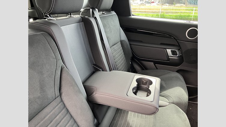 2024 認定中古車 Land Rover Discovery フジホワイト D300マイルドハイブリッド（ディーゼル） スタンダードホイールベース S