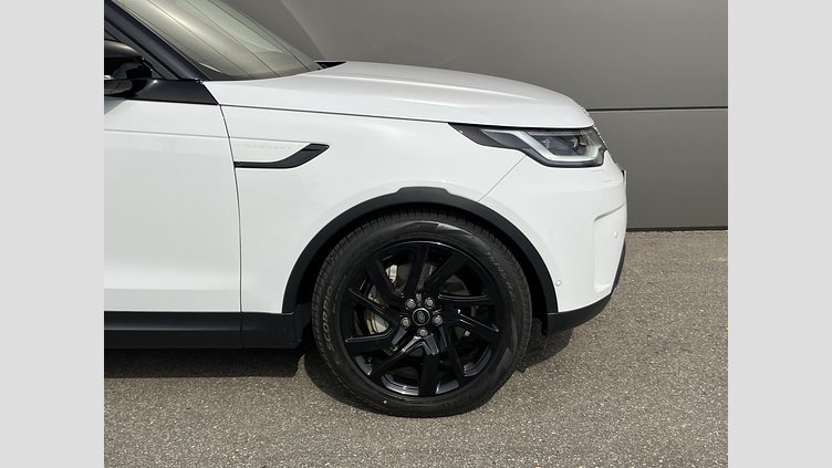 2024 認定中古車 Land Rover Discovery フジホワイト D300マイルドハイブリッド（ディーゼル） スタンダードホイールベース S