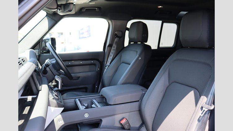 2023 認定中古車 Land Rover Defender 110 サントリーニブラック P300 AWD（AT） S