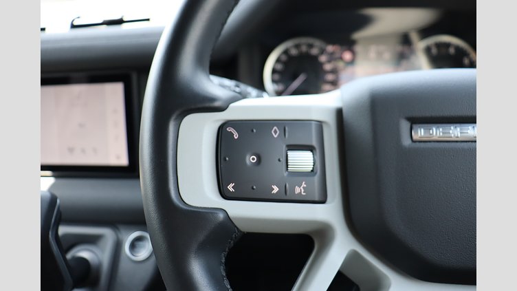 2023 認定中古車 Land Rover Defender 110 サントリーニブラック P300 AWD（AT） S