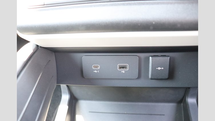 2023 認定中古車 Land Rover Defender 110 サントリーニブラック P300 AWD（AT） S