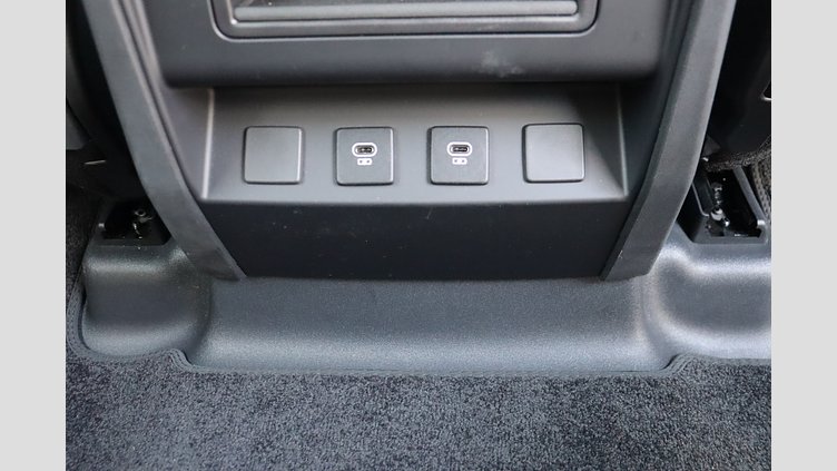 2023 認定中古車 Land Rover Defender 110 サントリーニブラック P300 AWD（AT） S