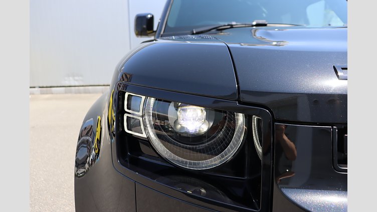 2023 認定中古車 Land Rover Defender 110 サントリーニブラック P300 AWD（AT） S