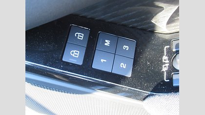 Range Rover Velar 35