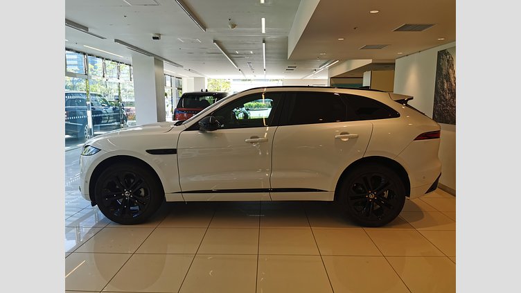 2024 認定中古車 Jaguar F-Pace オストゥーニパールホワイト D204 AWD（オートマチック）MHEV R-DYNAMIC SE