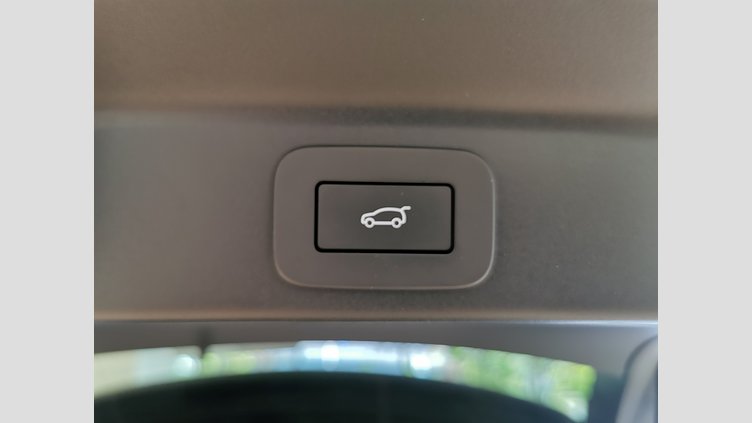 2024 認定中古車 Jaguar F-Pace オストゥーニパールホワイト D204 AWD（オートマチック）MHEV R-DYNAMIC SE