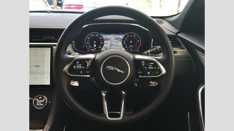 2024 認定中古車 Jaguar F-Pace オストゥーニパールホワイト D204 AWD（オートマチック）MHEV R-DYNAMIC SE