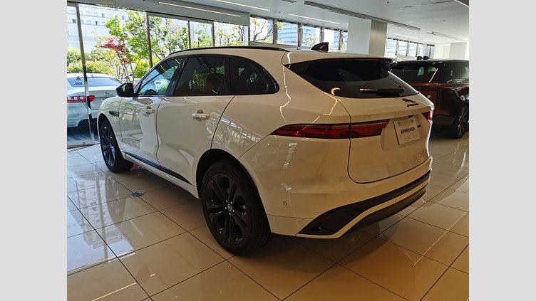 2024 認定中古車 Jaguar F-Pace オストゥーニパールホワイト D204 AWD（オートマチック）MHEV R-DYNAMIC SE
