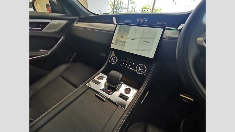 2024 認定中古車 Jaguar F-Pace オストゥーニパールホワイト D204 AWD（オートマチック）MHEV R-DYNAMIC SE