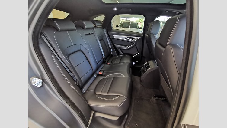 2024 認定中古車 Jaguar F-Pace オストゥーニパールホワイト D204 AWD（オートマチック）MHEV R-DYNAMIC SE