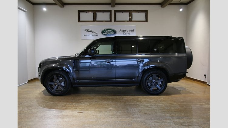 2024 認定中古車 Land Rover Defender 130 カルパチアングレイ D300 AWD（AT） SE
