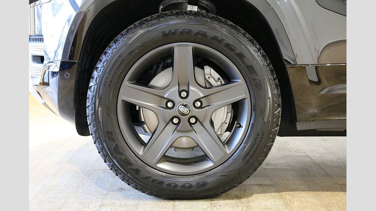 2024 認定中古車 Land Rover Defender 130 カルパチアングレイ D300 AWD（AT） SE