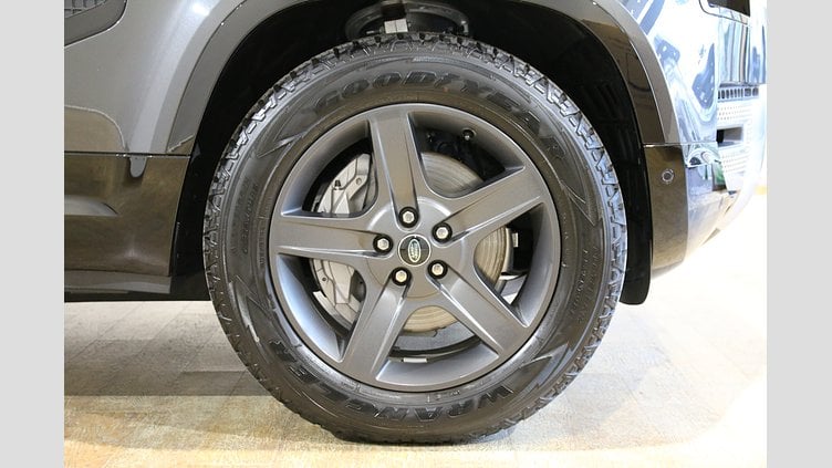 2024 認定中古車 Land Rover Defender 130 カルパチアングレイ D300 AWD（AT） SE