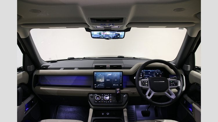 2024 認定中古車 Land Rover Defender 130 カルパチアングレイ D300 AWD（AT） SE