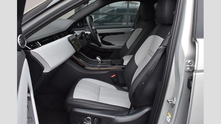 2024 認定中古車 Land Rover Range Rover Evoque ソウルパールシルバー P300eプラグインハイブリッド（ガソリン） スタンダードホイールベース AUTOBIOGRAPHY