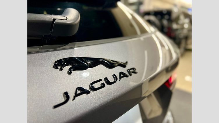 2024 認定中古車 Jaguar F-Pace アイガーグレイ P250 AWD（オートマチック） R-DYNAMIC SE