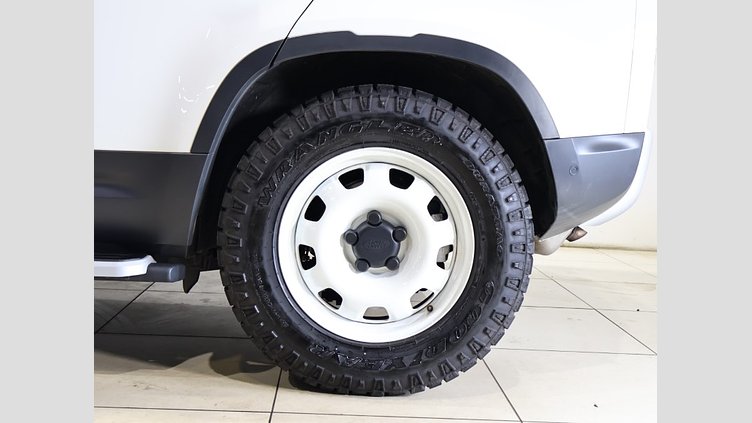 2021 認定中古車 Land Rover Defender 110 フジホワイト P300 AWD（AT） SE