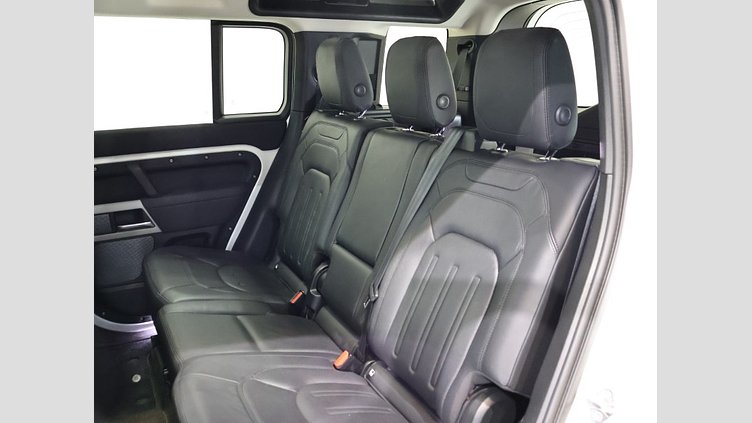 2021 認定中古車 Land Rover Defender 110 フジホワイト P300 AWD（AT） SE