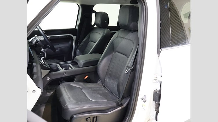 2021 認定中古車 Land Rover Defender 110 フジホワイト P300 AWD（AT） SE