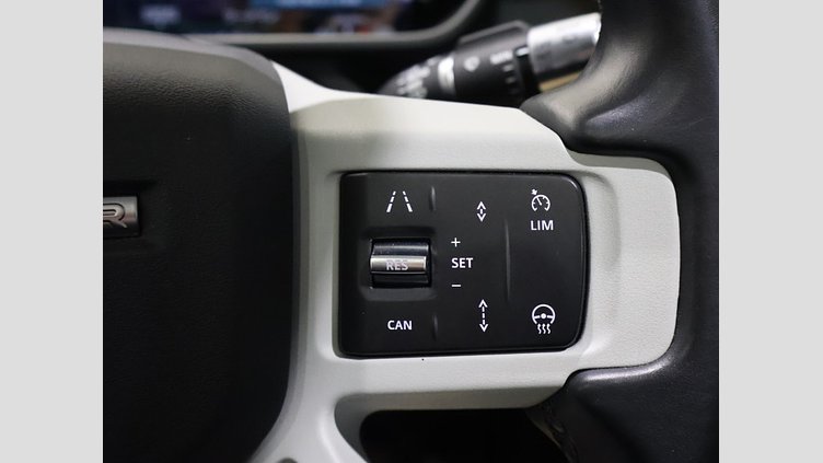 2021 認定中古車 Land Rover Defender 110 フジホワイト P300 AWD（AT） SE