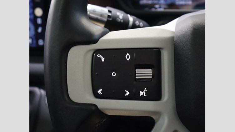 2021 認定中古車 Land Rover Defender 110 フジホワイト P300 AWD（AT） SE
