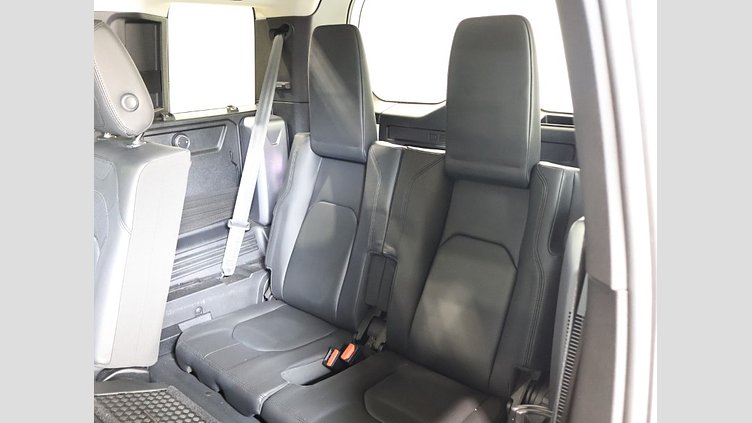 2021 認定中古車 Land Rover Defender 110 フジホワイト P300 AWD（AT） SE