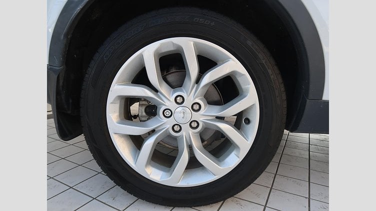 2017 認定中古車 Land Rover Discovery Sport Yulong White 2.0 litre Si4 Petrol HSE