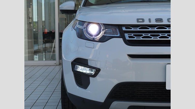 2017 認定中古車 Land Rover Discovery Sport Yulong White 2.0 litre Si4 Petrol HSE