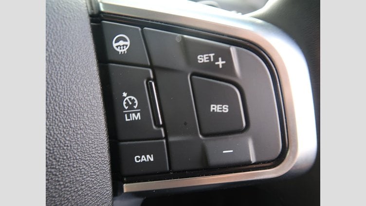 2017 認定中古車 Land Rover Discovery Sport Yulong White 2.0 litre Si4 Petrol HSE