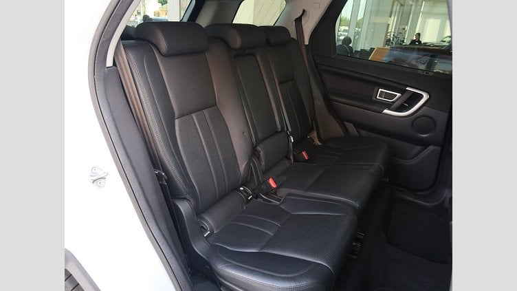 2017 認定中古車 Land Rover Discovery Sport Yulong White 2.0 litre Si4 Petrol HSE