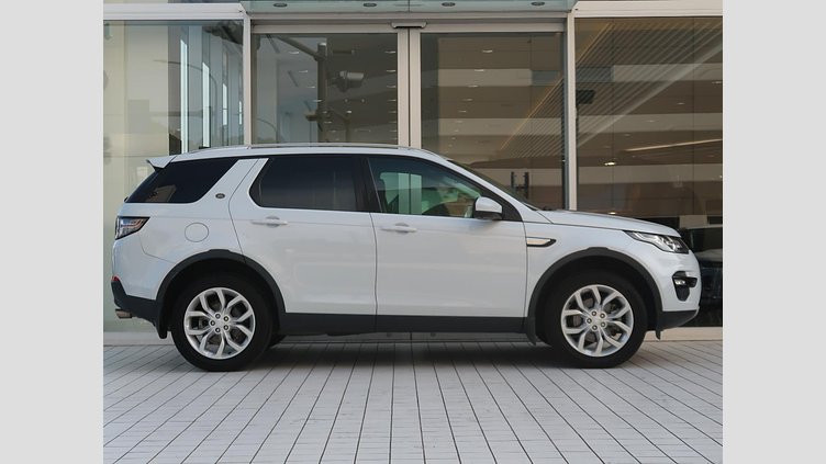 2017 認定中古車 Land Rover Discovery Sport Yulong White 2.0 litre Si4 Petrol HSE