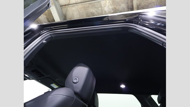 2024 認定中古車 Land Rover Range Rover Evoque サントリーニブラック D200マイルドハイブリッド（ディーゼル） スタンダードホイールベース DYNAMIC SE