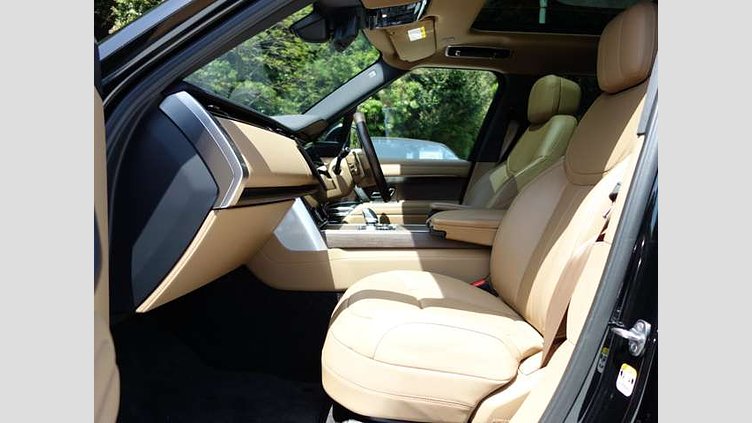 2023 認定中古車 Land Rover Range Rover サントリーニブラック D300 AWD MHEV（AT） スタンダードホイールベース HSE