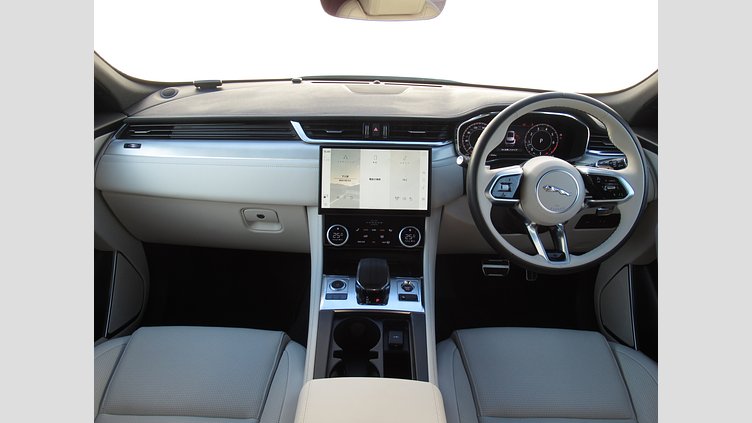 2024 認定中古車 Jaguar F-Pace フジホワイト P250 AWD（オートマチック） R-DYNAMIC SE